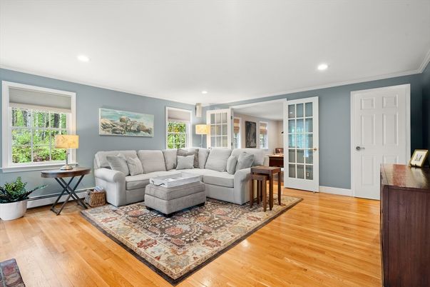 Interior, Living room, Recessed Lighting, Wood Texture Flooring