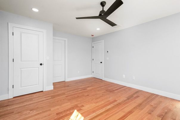 Empty room, Interior, Recessed Lighting, Wood Texture Flooring