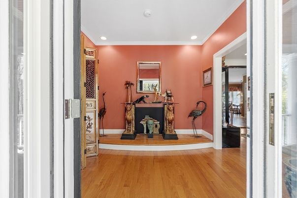 Interior, Recessed Lighting, Wood Texture Flooring