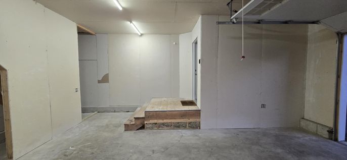 Garage, Interior