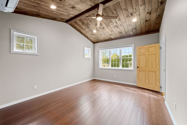 Empty room, Interior, Recessed Lighting, Wooden Beams, Wooden Ceilings, Wood Texture Flooring