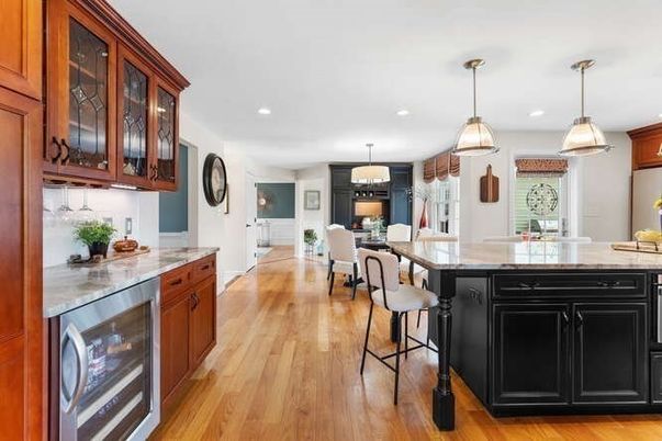 Chandelier, Dining room, Interior, Kitchen, Pendant Lights, Recessed Lighting, Wood Texture Flooring