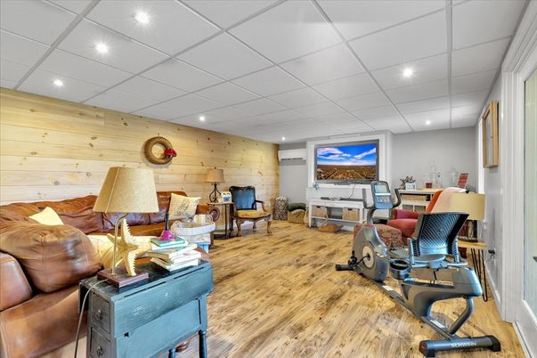 Interior, Recessed Lighting, Wood Texture Flooring, Wooden Walls