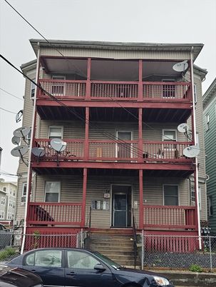 Exterior, Facade, Queen Anne Victorian