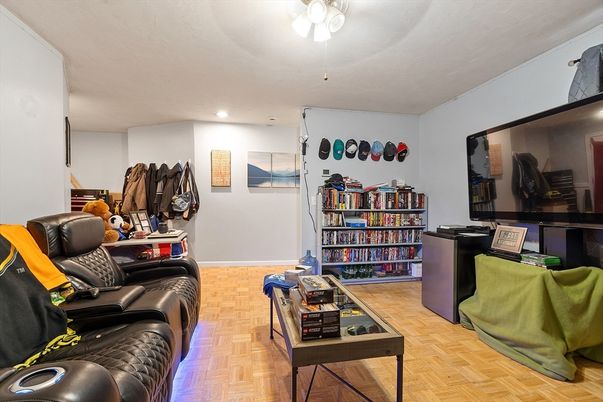 Interior, Recessed Lighting, Wood Texture Flooring