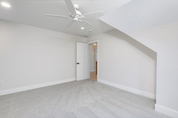 Empty room, Interior, Recessed Lighting