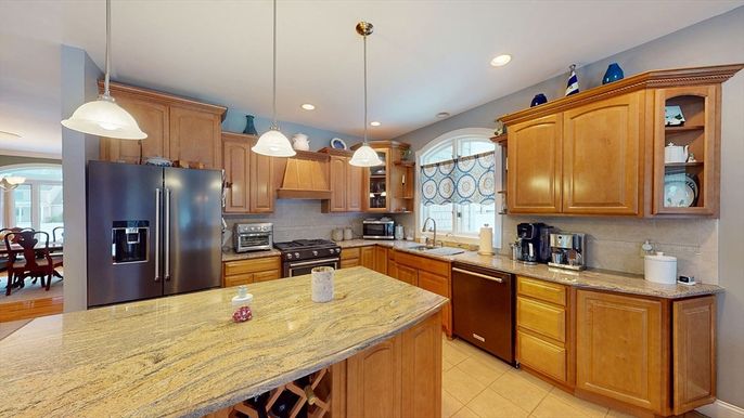 Dining room, Interior, Kitchen, Pendant Lights, Recessed Lighting, Stainless Steel Appliances