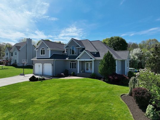 Attached, Exterior, Facade, Ranch