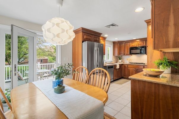 Dining room, Interior, Kitchen, Pendant Lights, Recessed Lighting, Stainless Steel Appliances