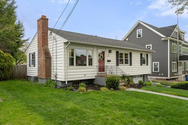 Backyard, Exterior, Facade, Cape Cod