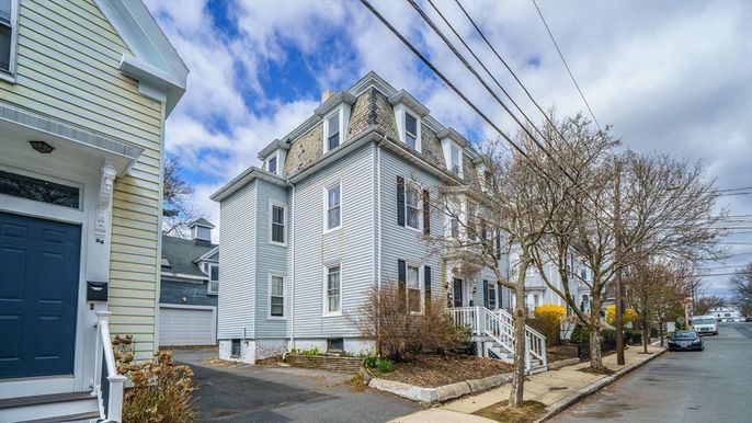 Exterior, Facade, Queen Anne Victorian