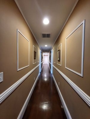 Interior, Recessed Lighting, Wood Texture Flooring