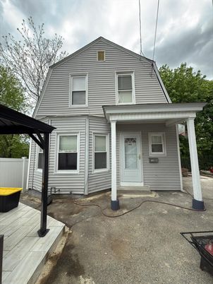 Exterior, Facade, Queen Anne Victorian