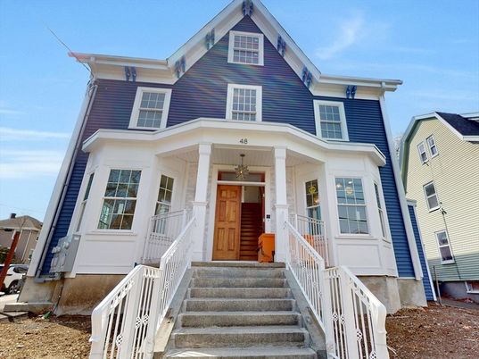 Exterior, Facade, Queen Anne Victorian