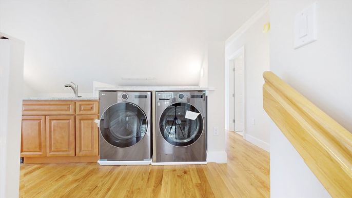 Interior, Washer, Wood Texture Flooring
