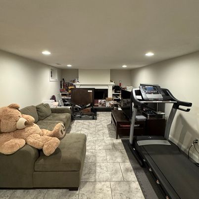 Fitness Equipment, Interior, Living room, Recessed Lighting
