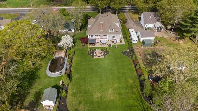 Exterior, Drone