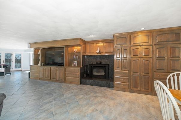 Fireplace, Interior, Recessed Lighting