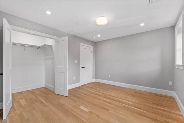 Empty room, Interior, Recessed Lighting, Walk-in Closets, Wood Texture Flooring