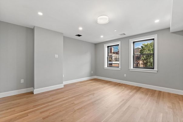 Empty room, Interior, Recessed Lighting, Wood Texture Flooring