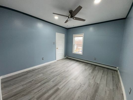 Empty room, Interior, Recessed Lighting, Wood Texture Flooring