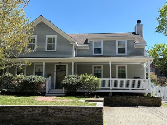Exterior, Facade, Queen Anne Victorian