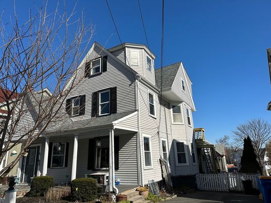 Exterior, Facade, Queen Anne Victorian