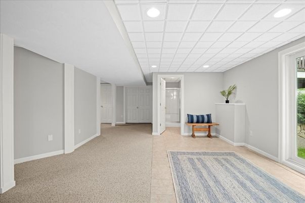 Empty room, Interior, Recessed Lighting