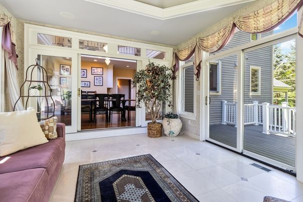 Dining room, Interior, Recessed Lighting
