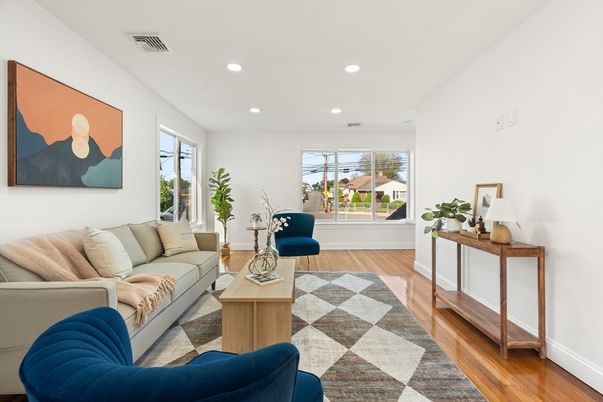 Interior, Living room, Recessed Lighting, Wood Texture Flooring