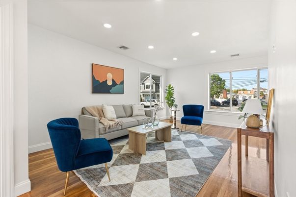 Interior, Living room, Recessed Lighting, Wood Texture Flooring