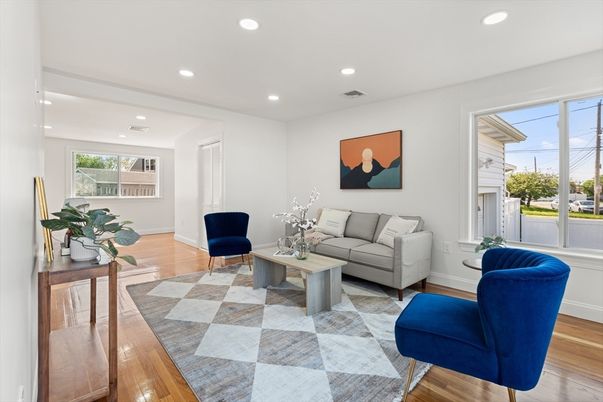 Interior, Living room, Recessed Lighting, Wood Texture Flooring