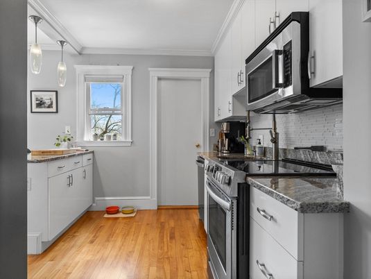 Interior, Kitchen, Pendant Lights, Wood Texture Flooring