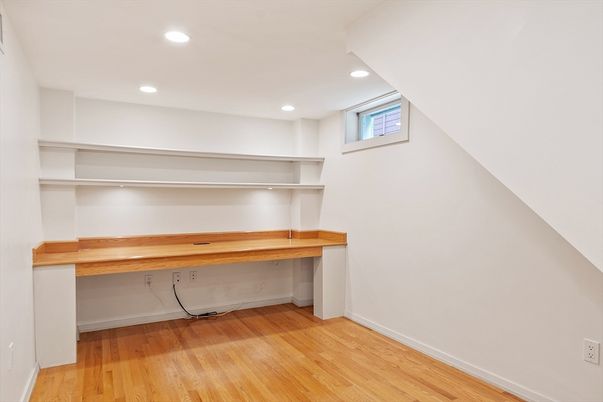 Interior, Recessed Lighting, Wood Texture Flooring