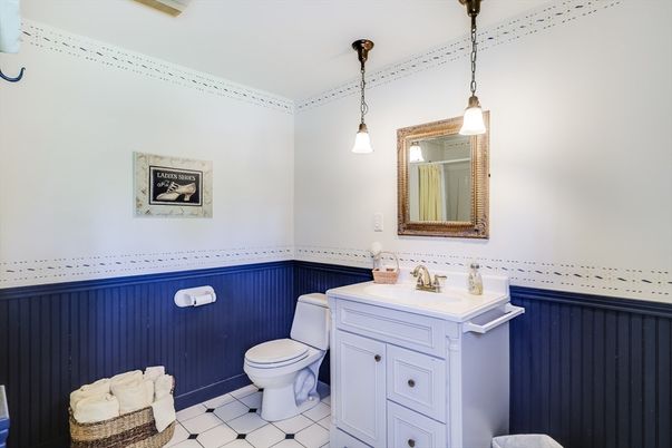 Bathroom, Interior, Pendant Lights