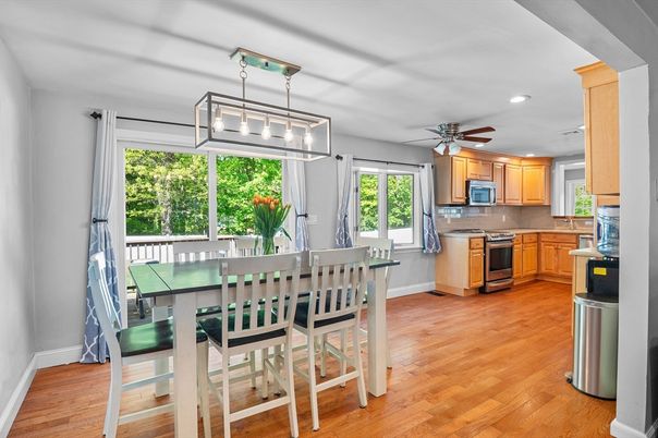 Dining room, Interior, Kitchen, Pendant Lights, Recessed Lighting, Wood Texture Flooring