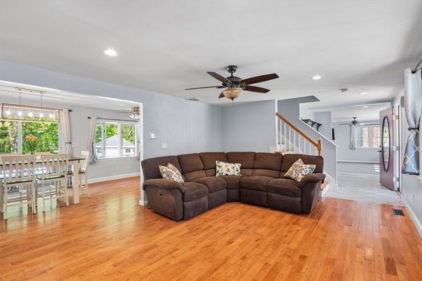 Dining room, Interior, Living room, Pendant Lights, Recessed Lighting, Wood Texture Flooring