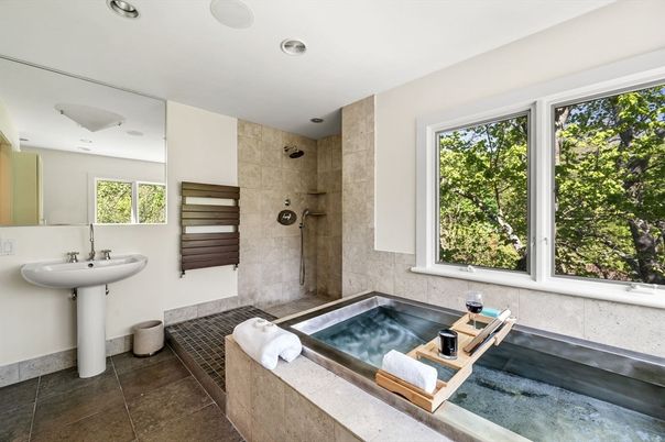 Bathroom, Interior, Recessed Lighting