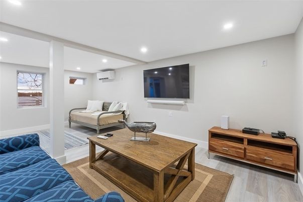 Bedroom, Interior, Living room, Recessed Lighting, Wood Texture Flooring