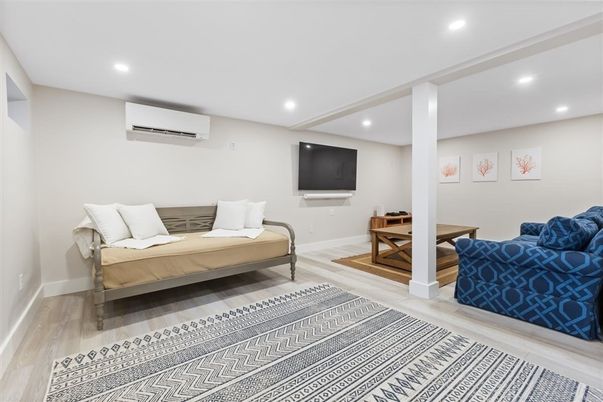 Interior, Recessed Lighting, Wood Texture Flooring