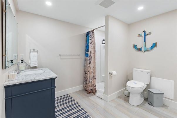 Bathroom, Interior, Recessed Lighting, Wood Texture Flooring