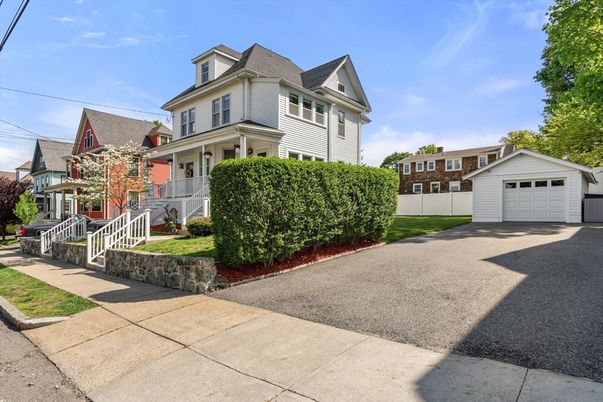 Detached Garage, Exterior, Facade, Queen Anne Victorian