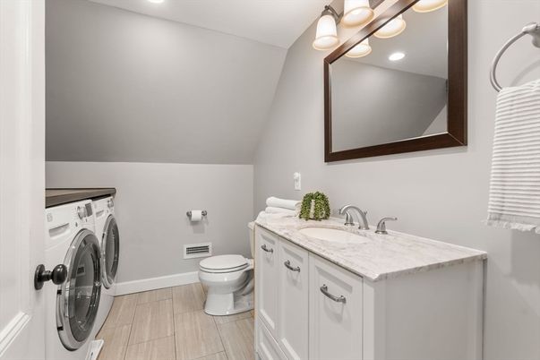 Bathroom, Interior, Recessed Lighting, Washer