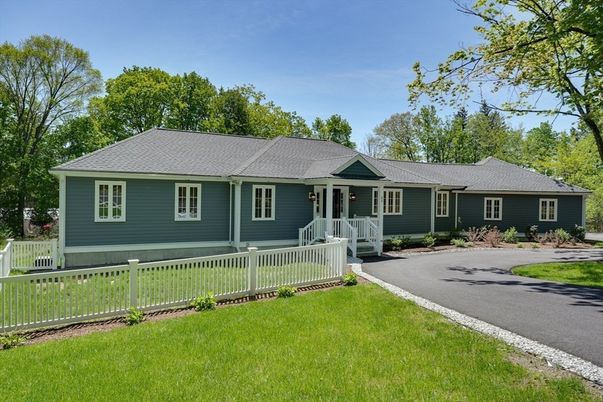 Backyard, Exterior, Facade, Cape Cod