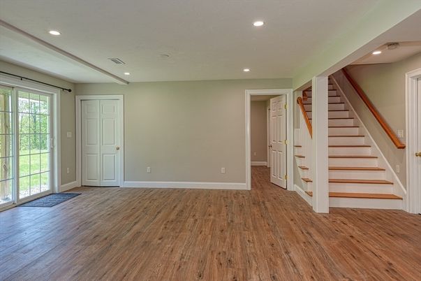 Empty room, Interior, Recessed Lighting, Wood Texture Flooring