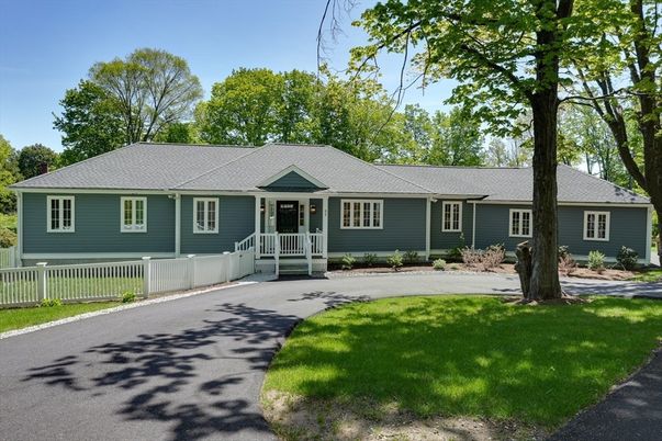 Exterior, Facade, Cape Cod