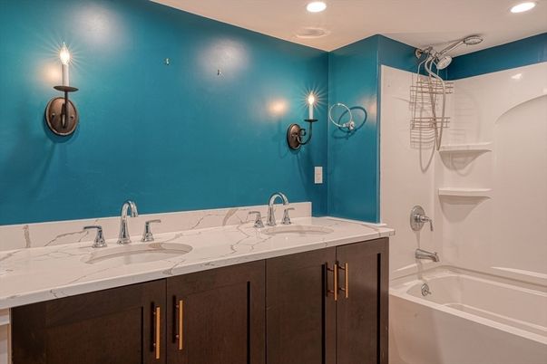 Bathroom, Dual Sink Vanities, Interior, Recessed Lighting