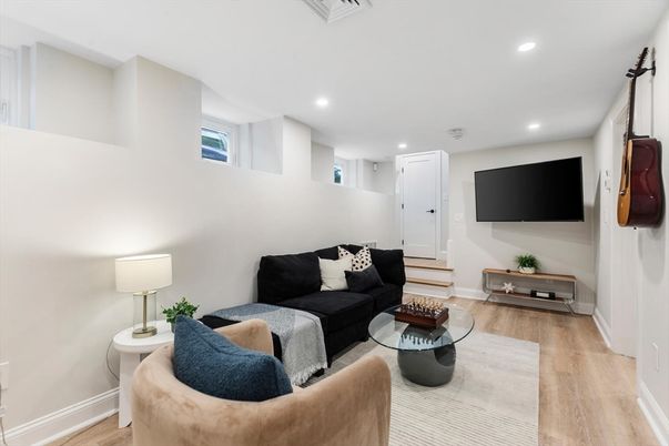 Interior, Living room, Recessed Lighting, Wood Texture Flooring
