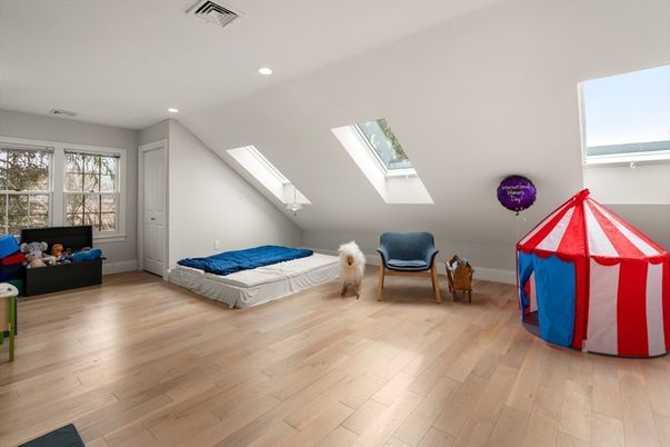 Interior, Recessed Lighting, Wood Texture Flooring