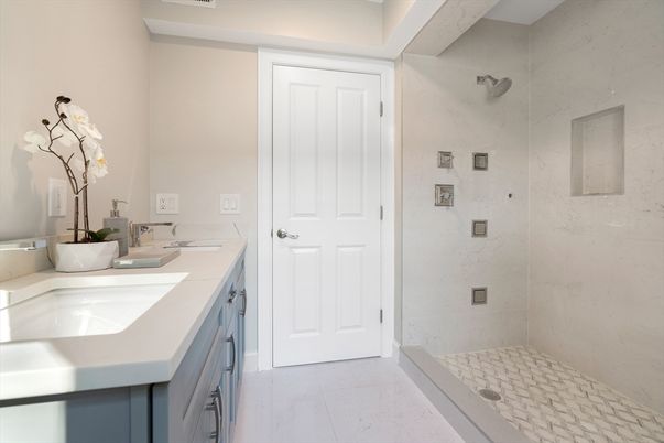 Bathroom, Dual Sink Vanities, Interior